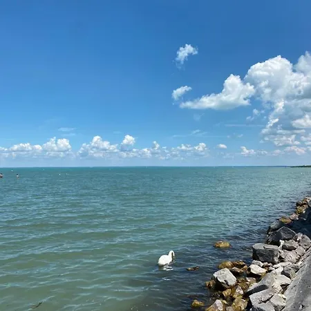 Sunshine Blue Apartment *