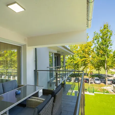 Sunshine Blue Apartment *